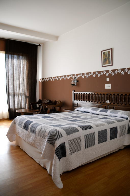 Hotel Eumesa Puentedeume Phòng bức ảnh