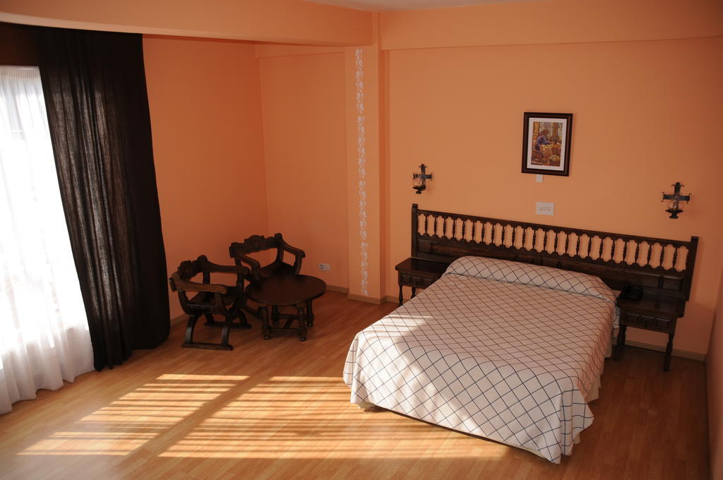 Hotel Eumesa Puentedeume Phòng bức ảnh